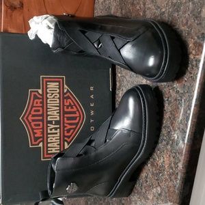NWT Womens Harley Davidson Boots SZ 7.5 price is firm